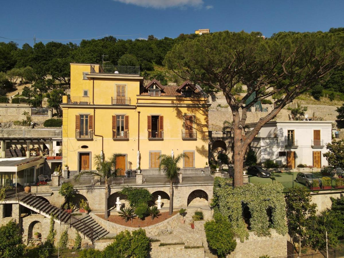 Villa Di Natale ปากานิ ภายนอก รูปภาพ